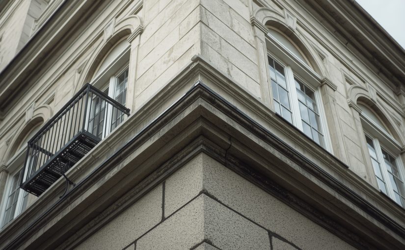 Skuteczne zarządzanie stanem technicznym budynku jako fundament stabilności i żywotności konstrukcji